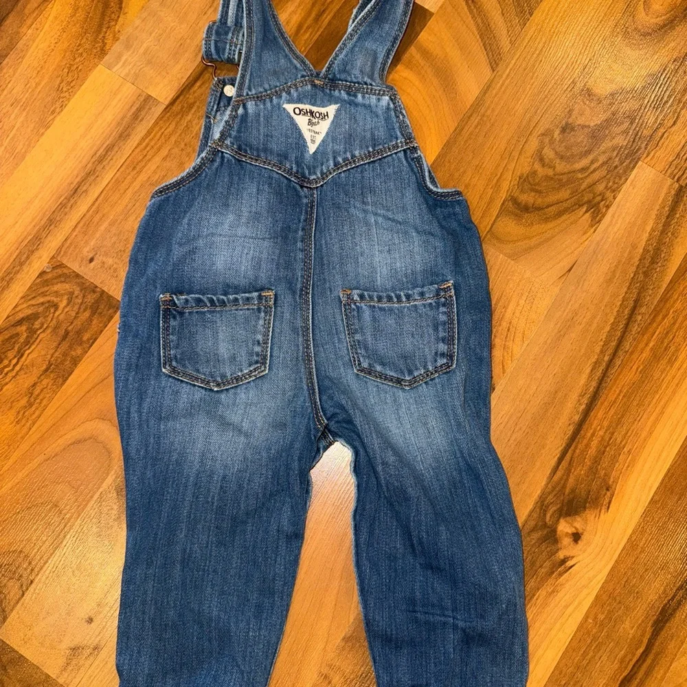 OshKosh B’Gosh girls denim embrodered patch overall‎ size 12 months